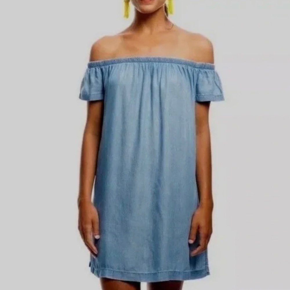 Cloth & Stone Chambray Denim Off the Shoulder Dress Light Wash Medium